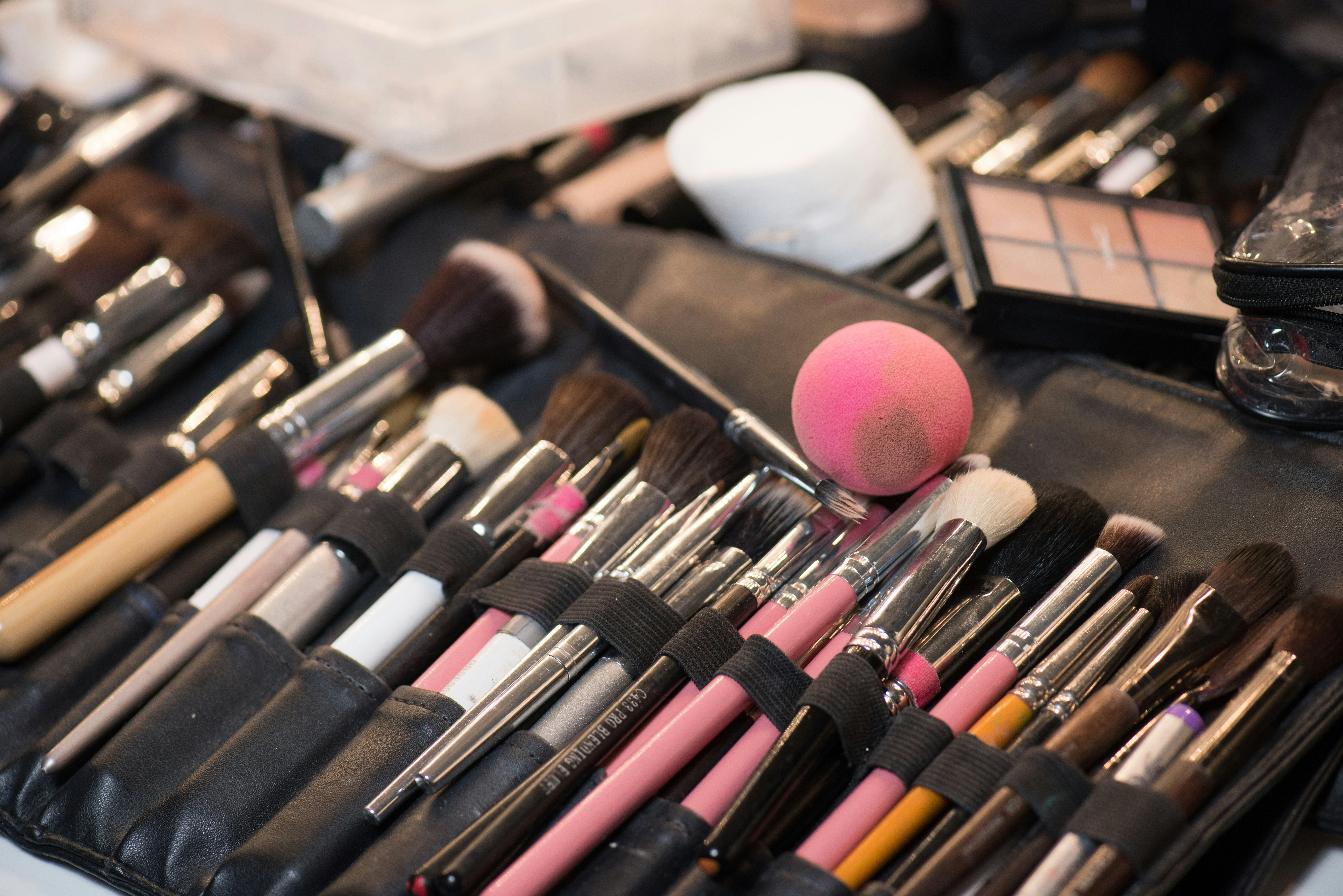 5 Gross Things That Happen When You Dont Clean Your Makeup Tools 5 Gross Things That Happen When You Dont Clean Your Makeup Tools