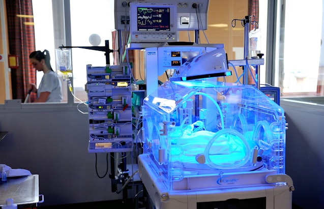 Premature babies improve faster when they hear their mother's voice