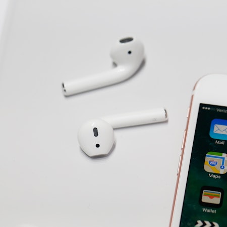 Are Bluetooth Headphones Safe? Apple's iPhone 7 May Make