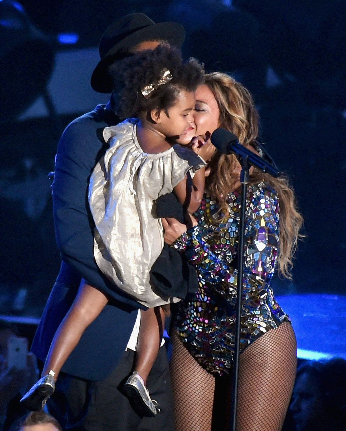 Make Your Day Better By Watching These Blue Ivy Grammy GIFs Make Your Day Better By Watching These Blue Ivy Grammy GIFs