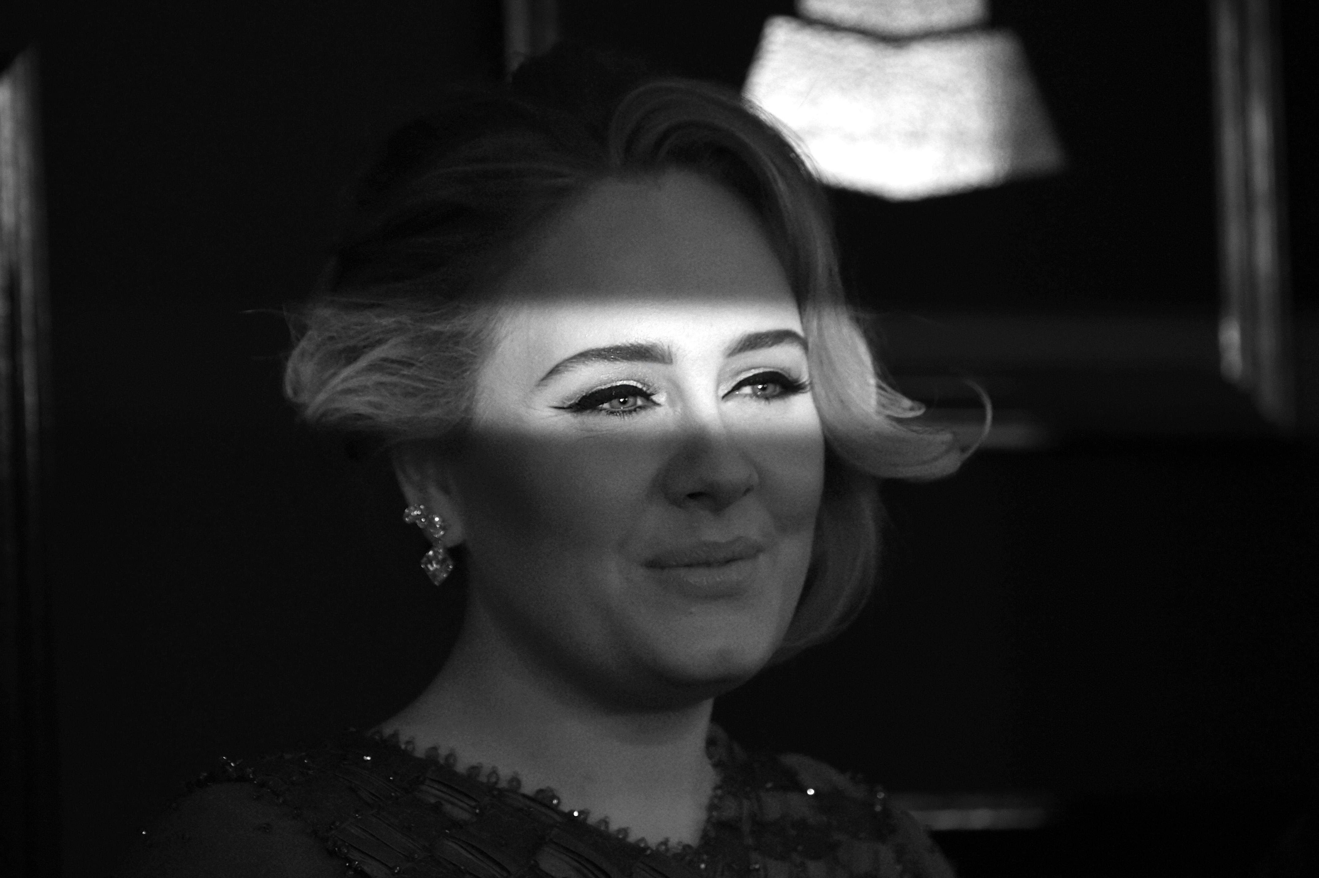 Adele stuck by Grammy curse for second year in a row Adele stuck by Grammy curse for second year in a row