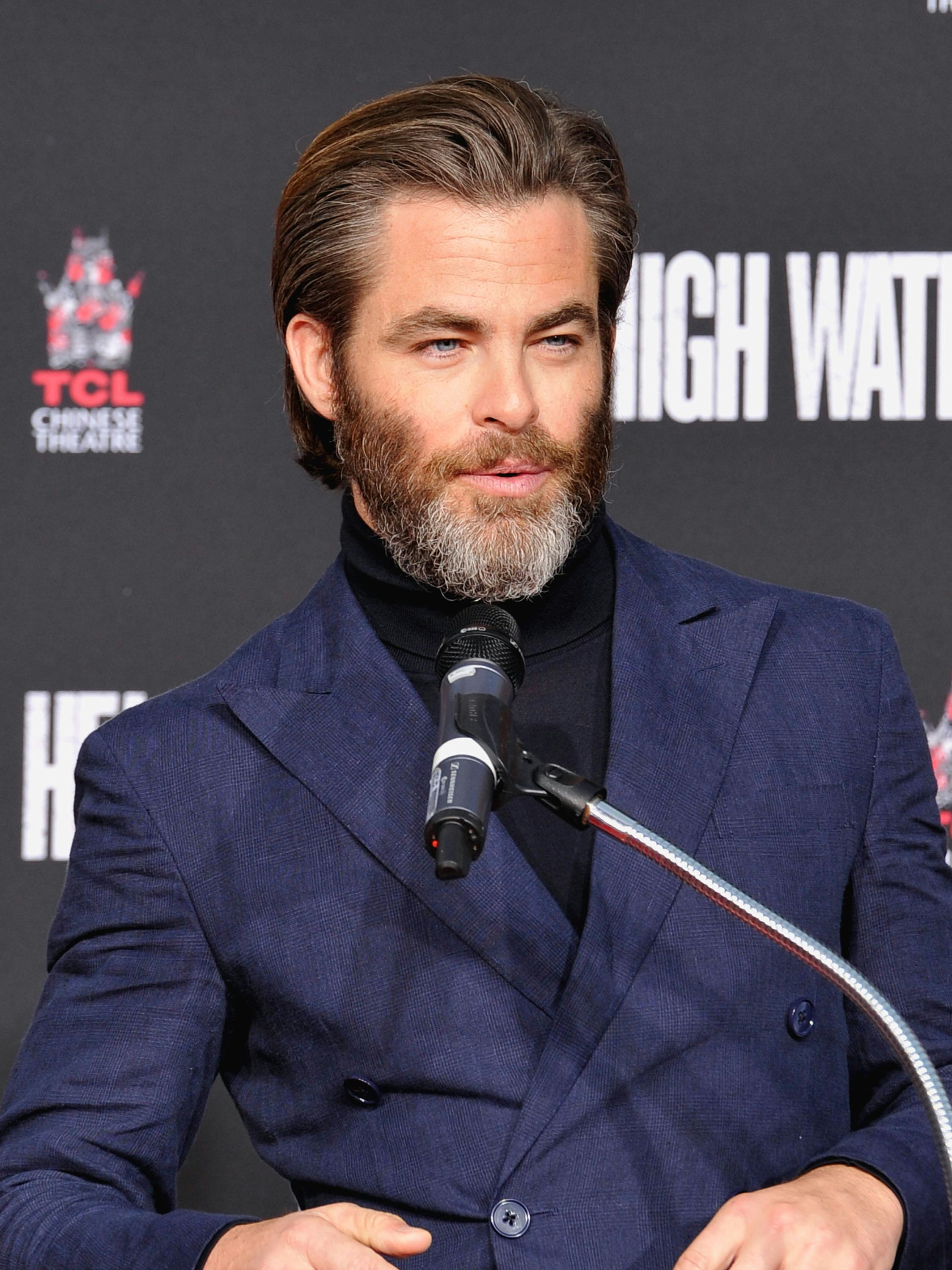 Chris Pine's Beard Is Grey AF At The Golden Globes ...