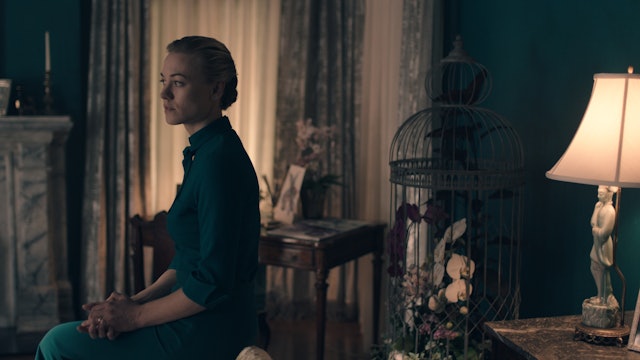 Handmaid's Tale Cast Commander's Wife Who Plays Serena Joy Waterford On 'The Handmaid's Tale'? Yvonne