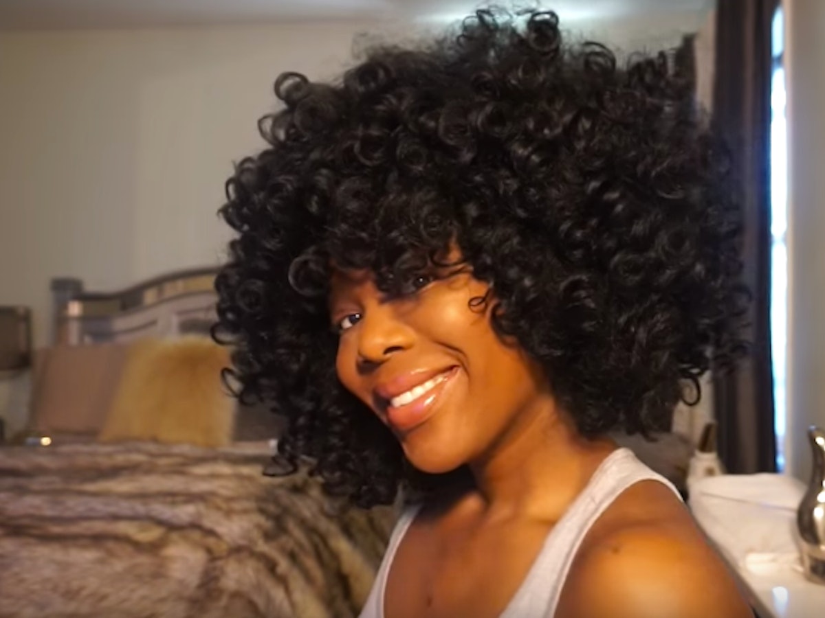 9 Ways To Curl Afro Textured Hair Without Heat According To