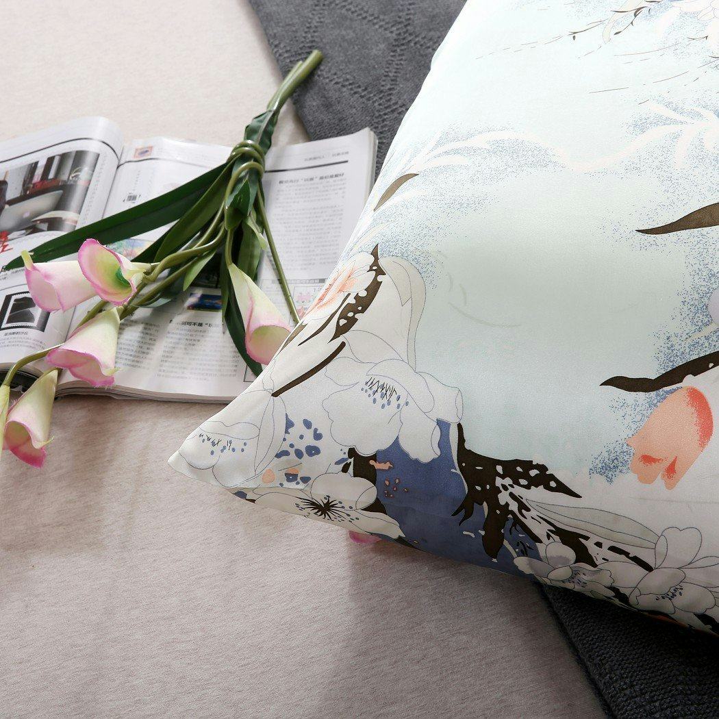 The 7 Best Silk Pillowcases For Curly Hair