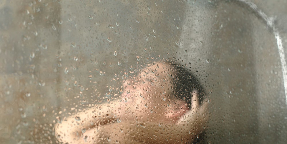 Common Shower Mistakes Are Why Youre Breaking Out