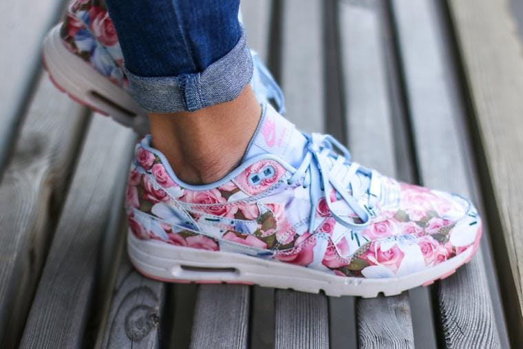 nike girl flower shoes