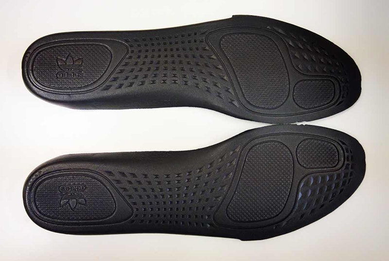 yeezy pirate black insole