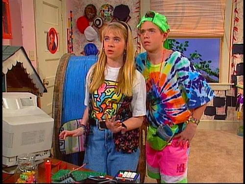 90s style fanny pack