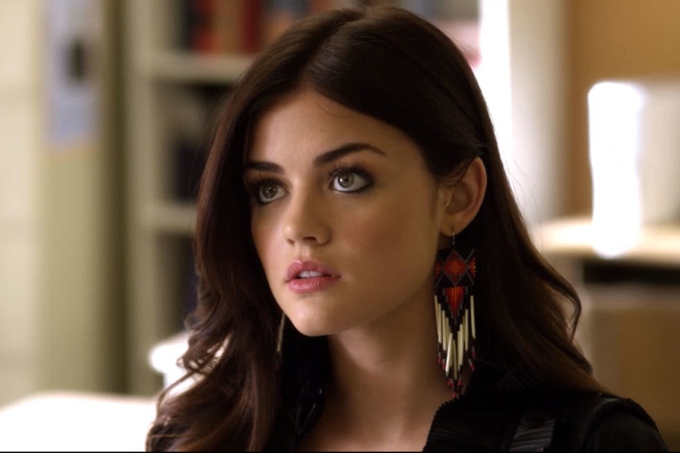 Ranking Aria S Earrings On Pretty Little Liars From Totally Ranking Aria S Earrings On Pretty Little Liars From Totally Bonkers To Very Chic Photos