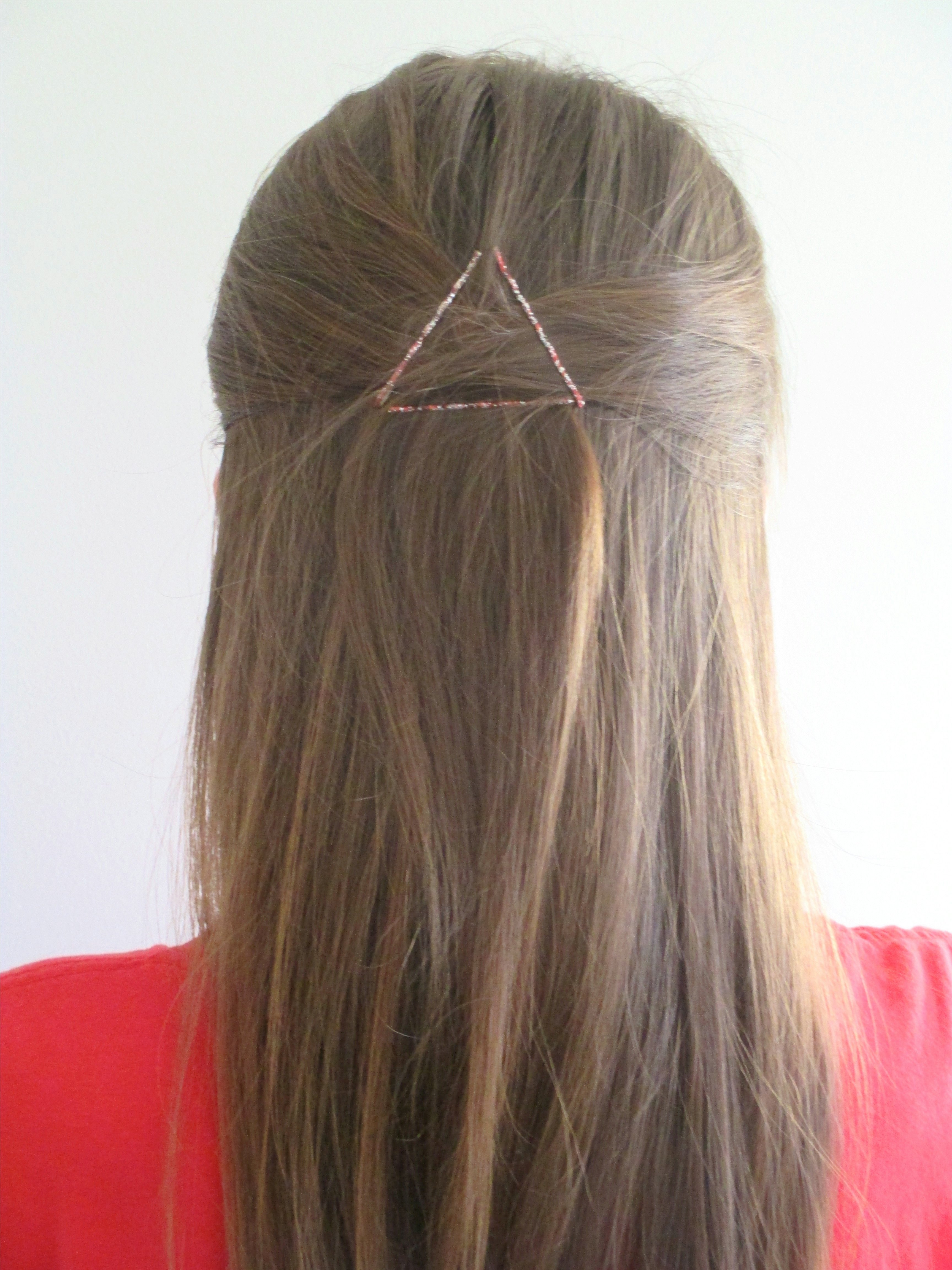 5 cute and easy bobby-pin hairstyles using fewer than 5