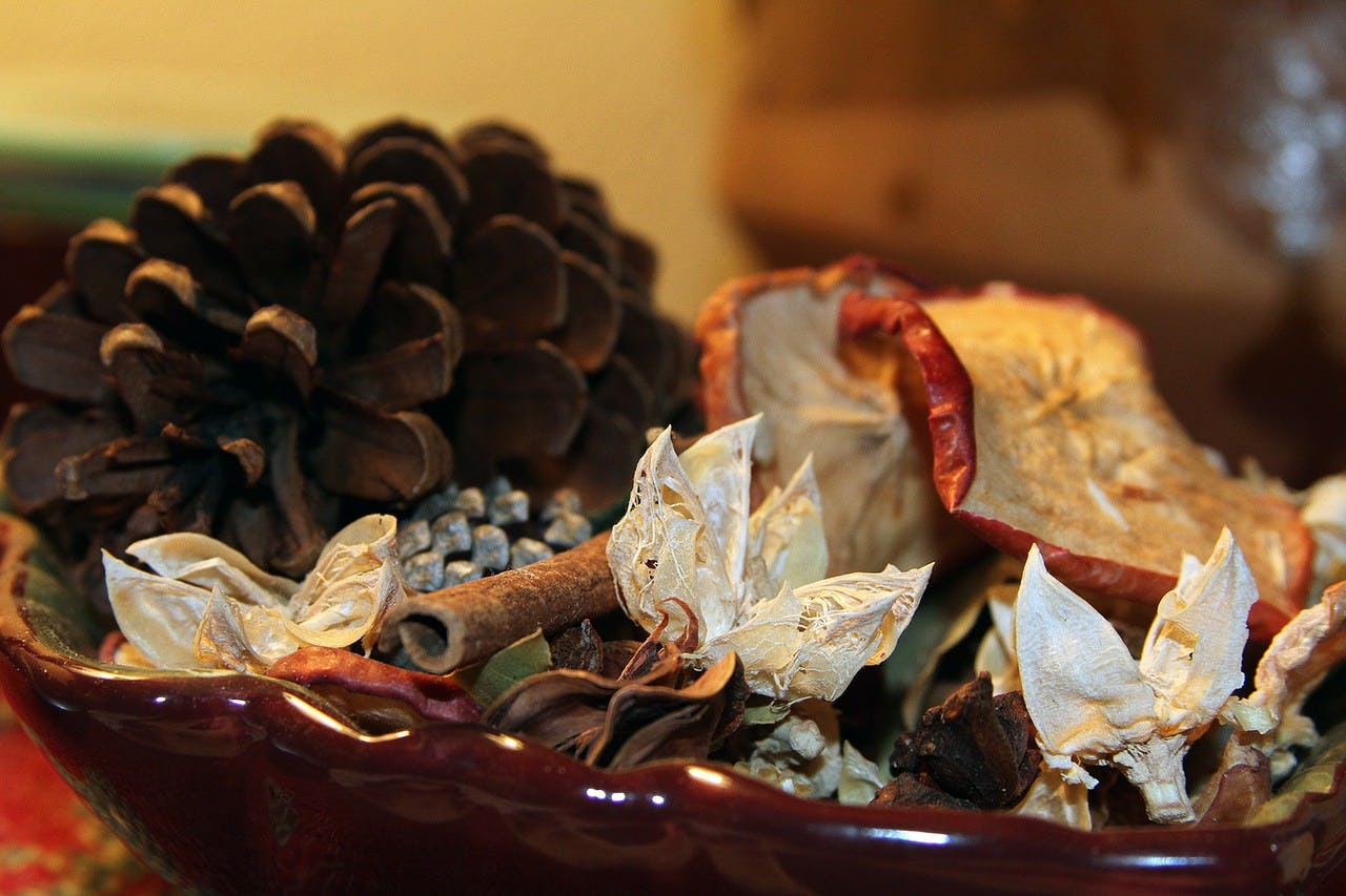 7 Hacks That Will Make Your Closet Clothes Smell Amazing