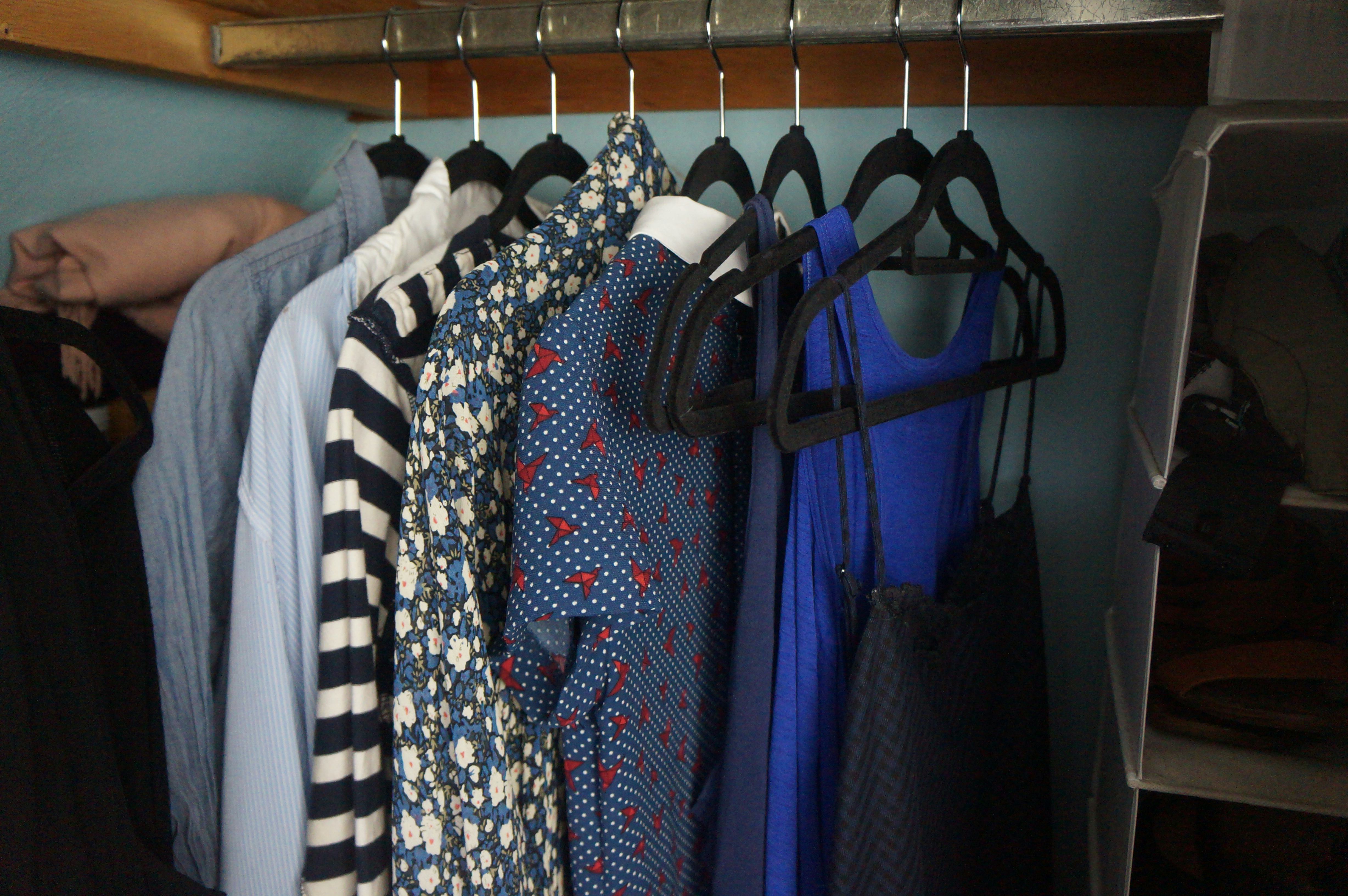 How To Organize Your Closet By Limiting Your Wardrobe To 6 Colors
