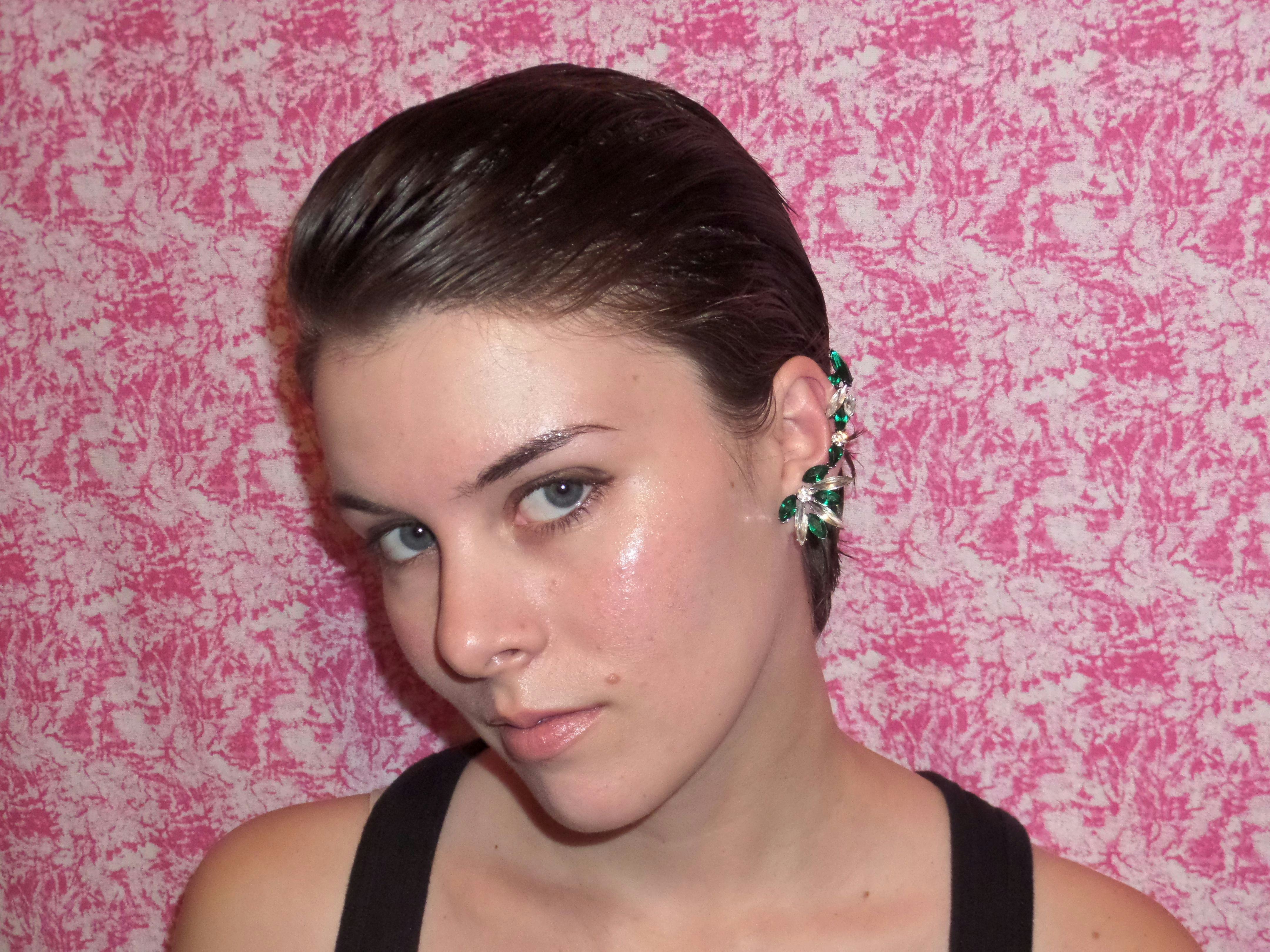 Try A Slicked Back Pixie Hairstyle For New Year S Eve Because