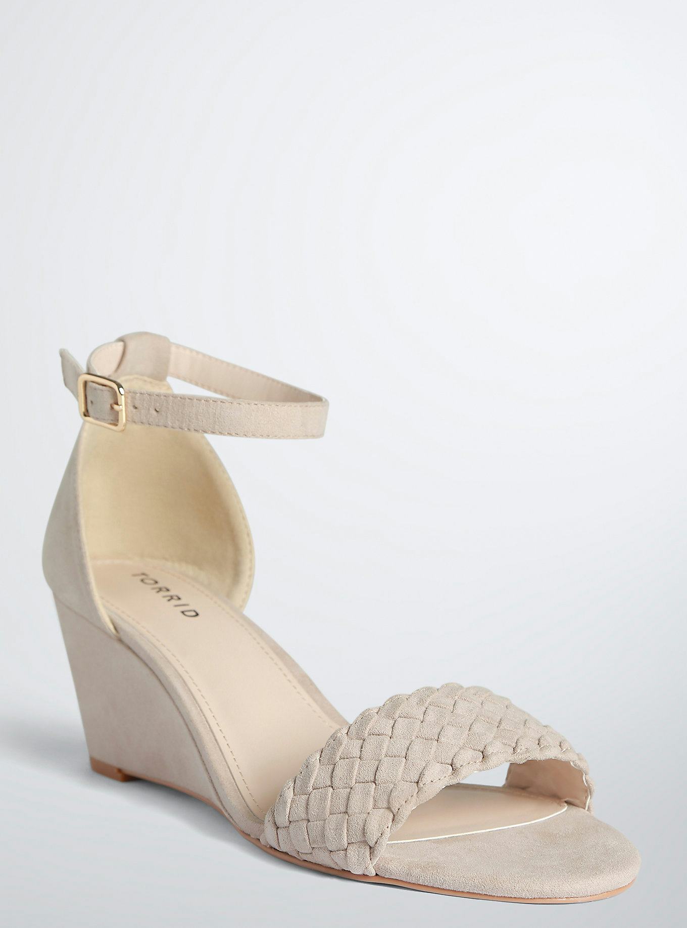 15 Alternatives To Heels For Prom 2016 Because Comfort Is Key Photos