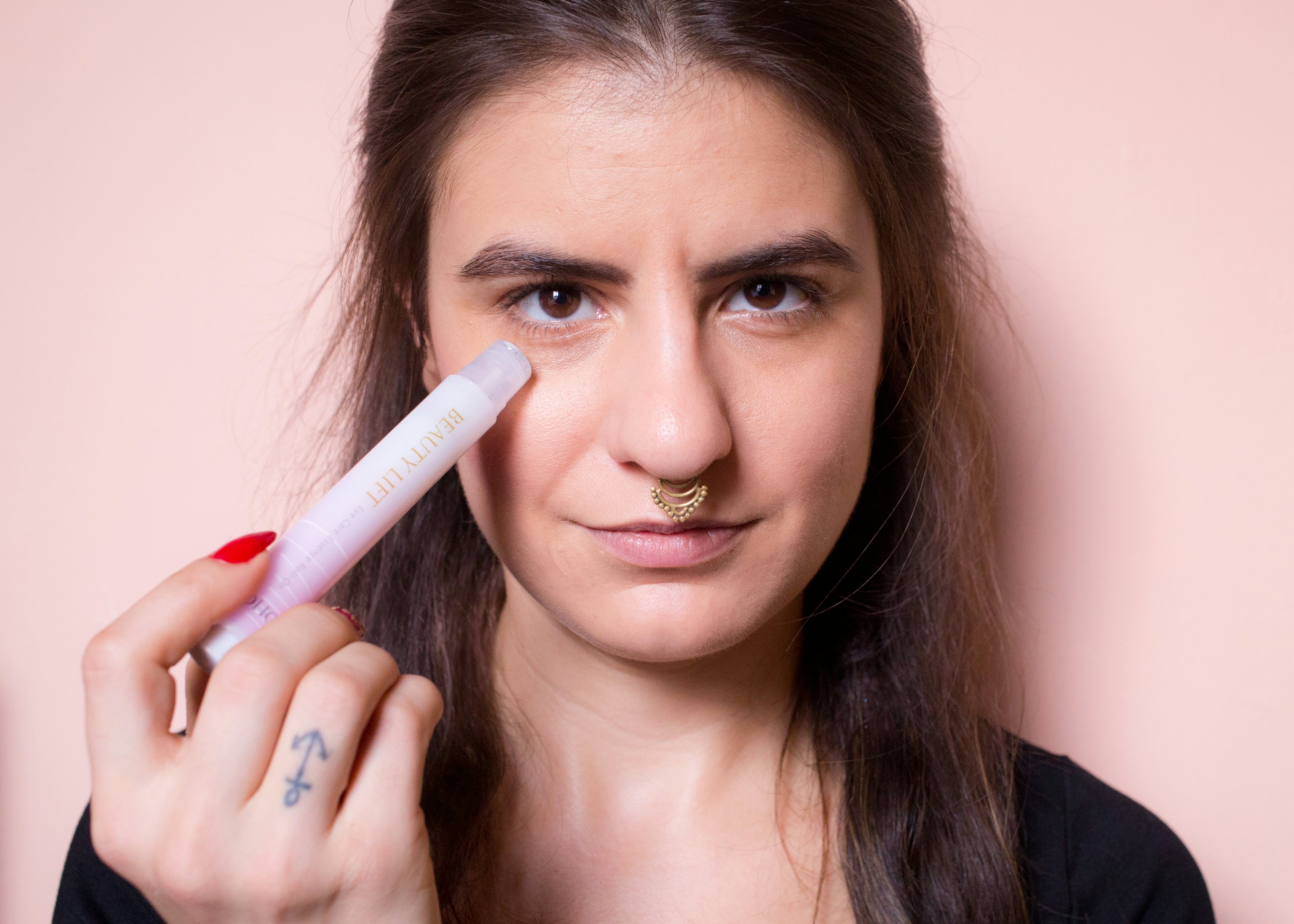 How To Cover Dark Circles Under Eyes Like An Expert In 4 Easy Steps