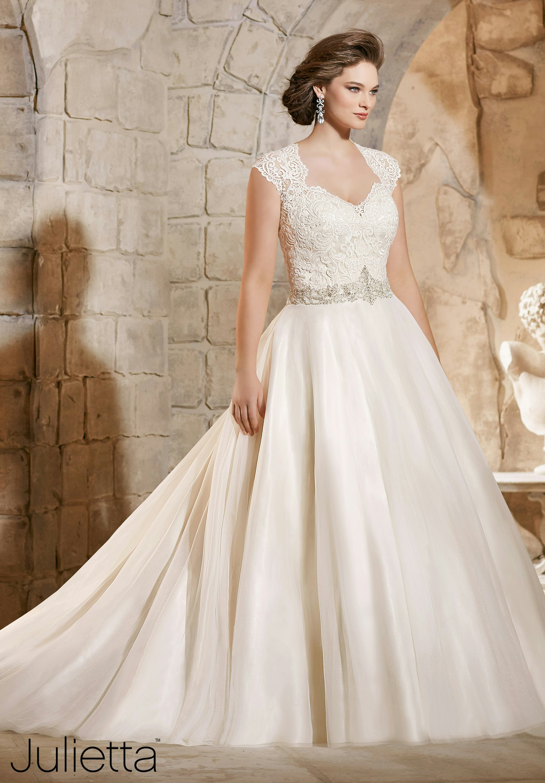 wedding gowns for fat ladies