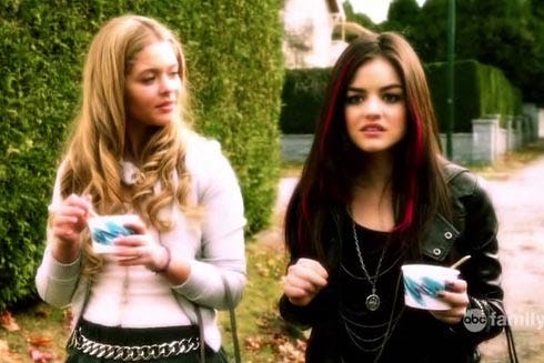 Aria S Pink Highlights Returned To Pretty Little Liars So Get