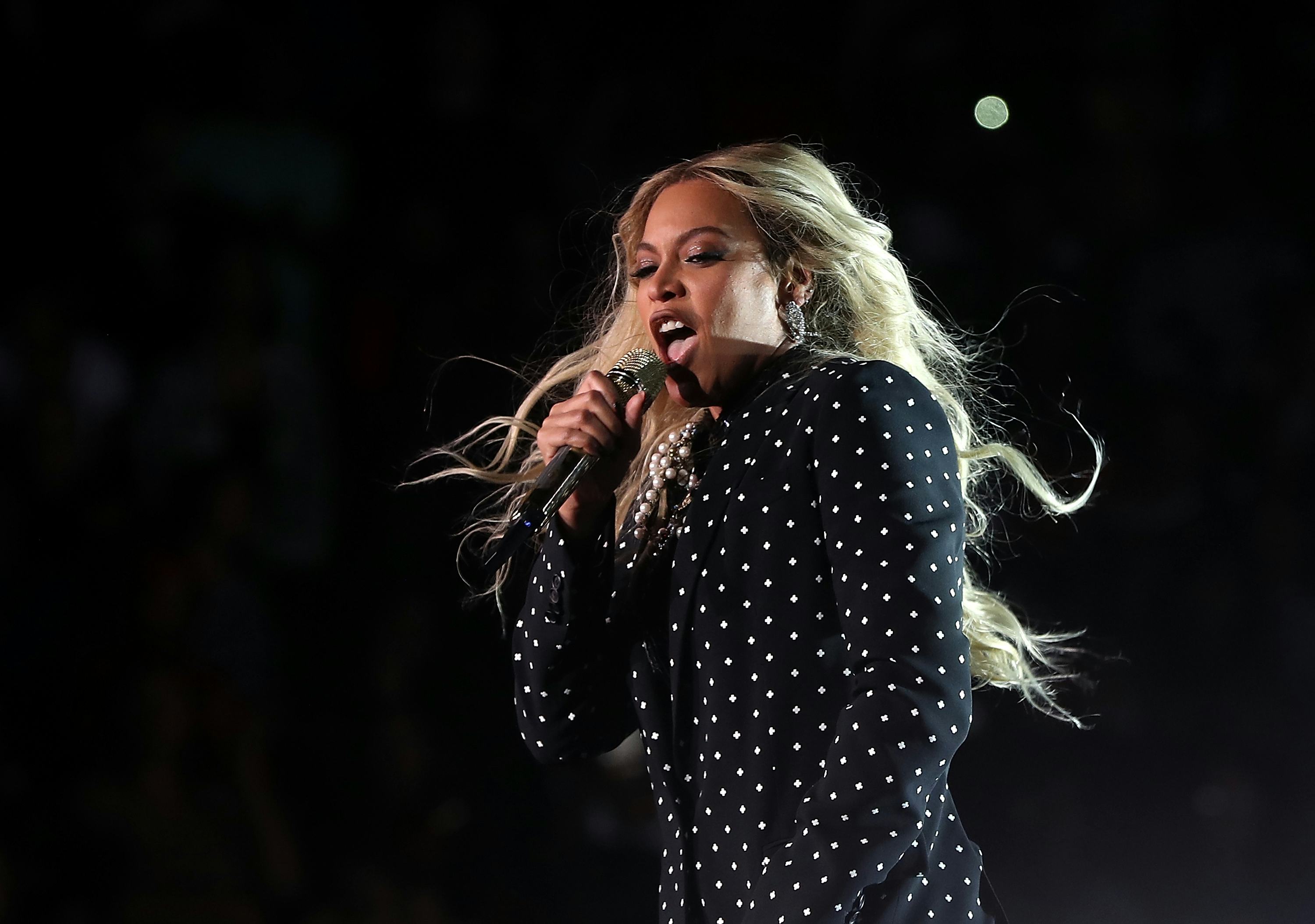 Beyonce performs at her company Christmas party