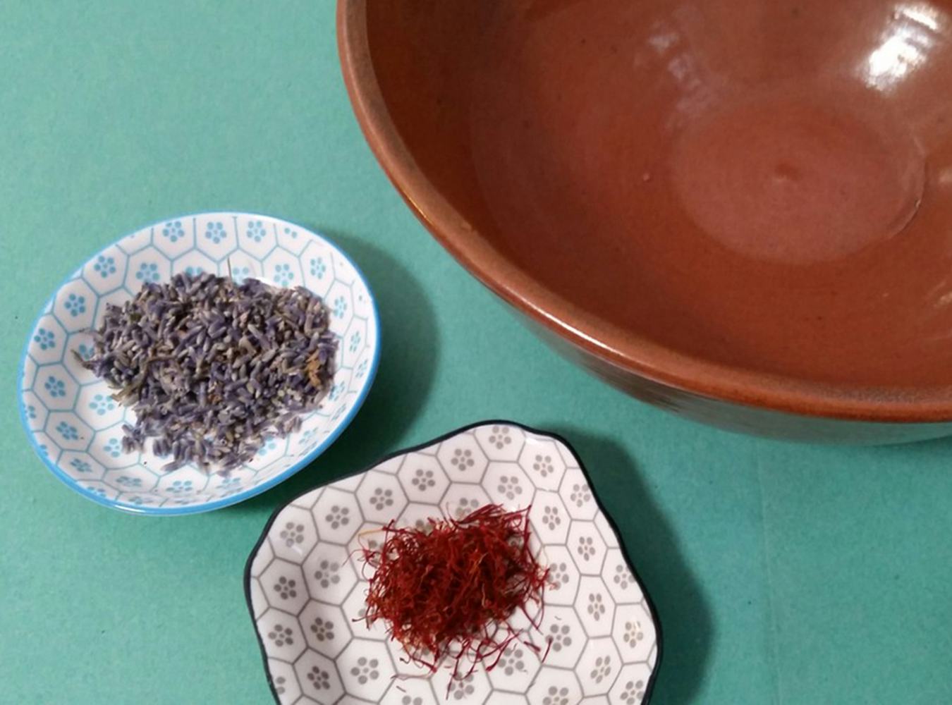 How To Use Saffron For Skin Treatments That Will Make You Feel Like Royalty