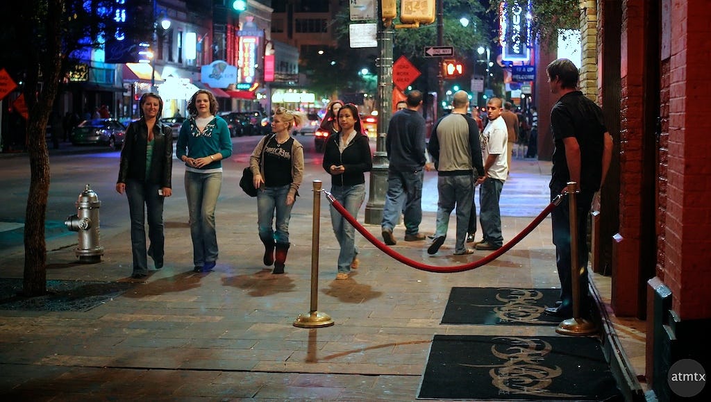 11 Best Places to Experience College Nightlife (Because Everyone Could