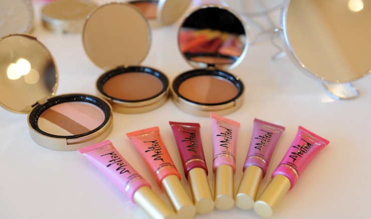 Too Faced Chocolate Chip Palette Twitter Reactions Prove ... Too Faced Chocolate Chip Palette Twitter Reactions Prove ... - 740 x 437 jpeg 50kB