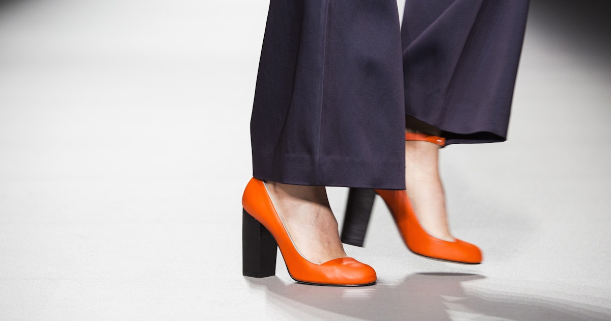 11 Ways To Wear Bell Bottoms, Because This Trend Is Happening Whether We Like It Or Not