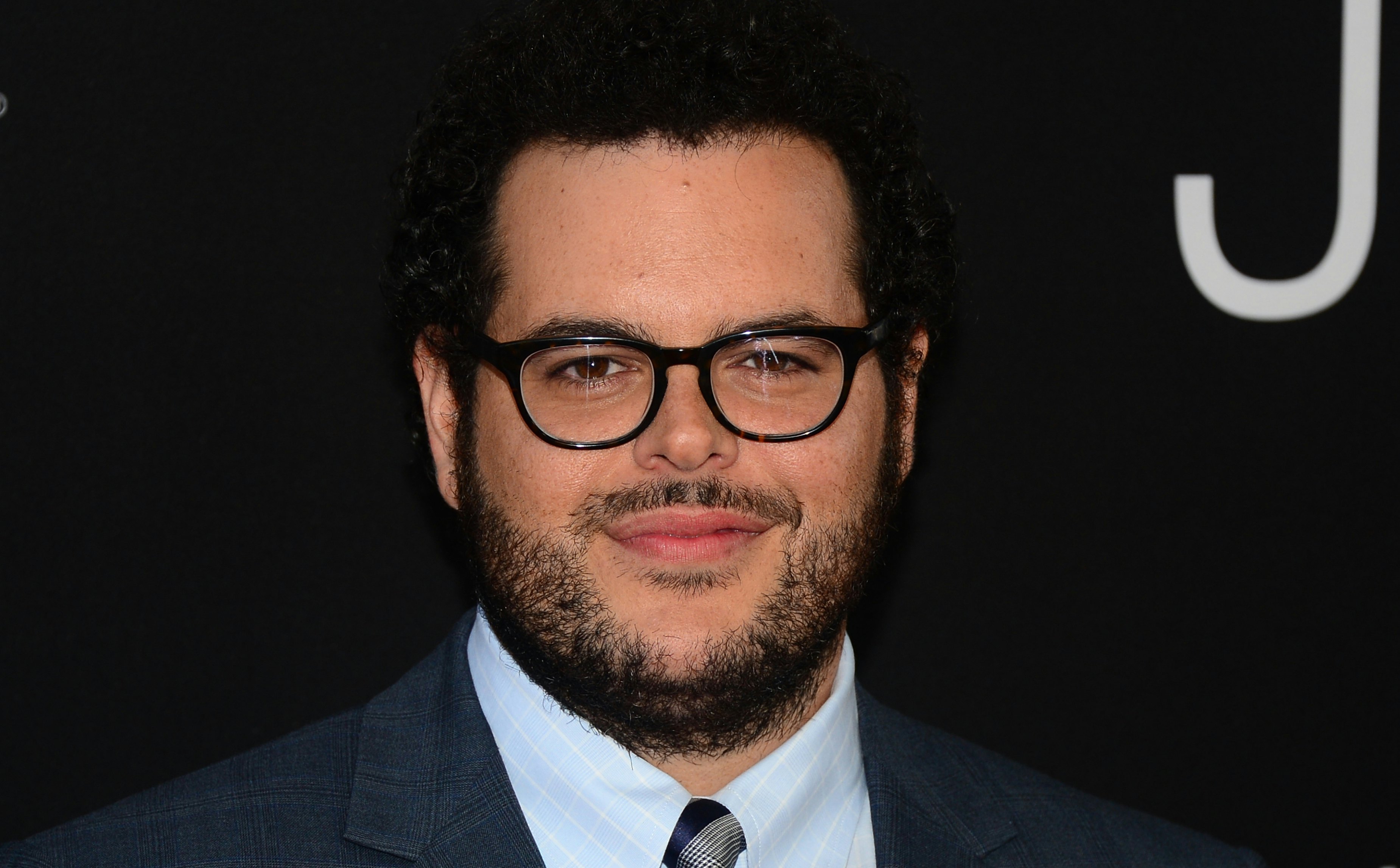 Гад это. Josh Gad. Джош гад 2021. Джош гад фильмы. Джош гад с детьми.