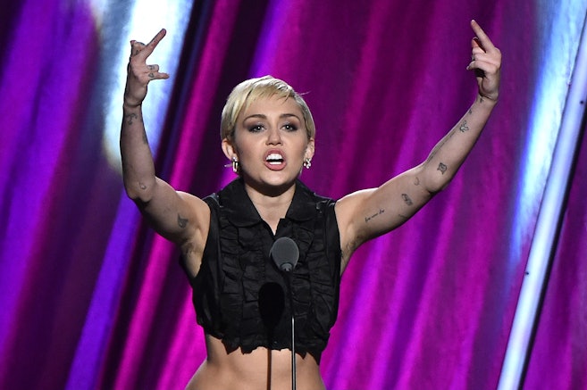 Celebrities Who Don T Shave Their Armpits Give Greater Visibility And Validity To Feminine