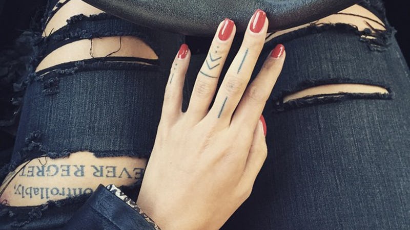 20 Cool Finger Tattoos That Will Totally Inspire You To Get Inked Right Now