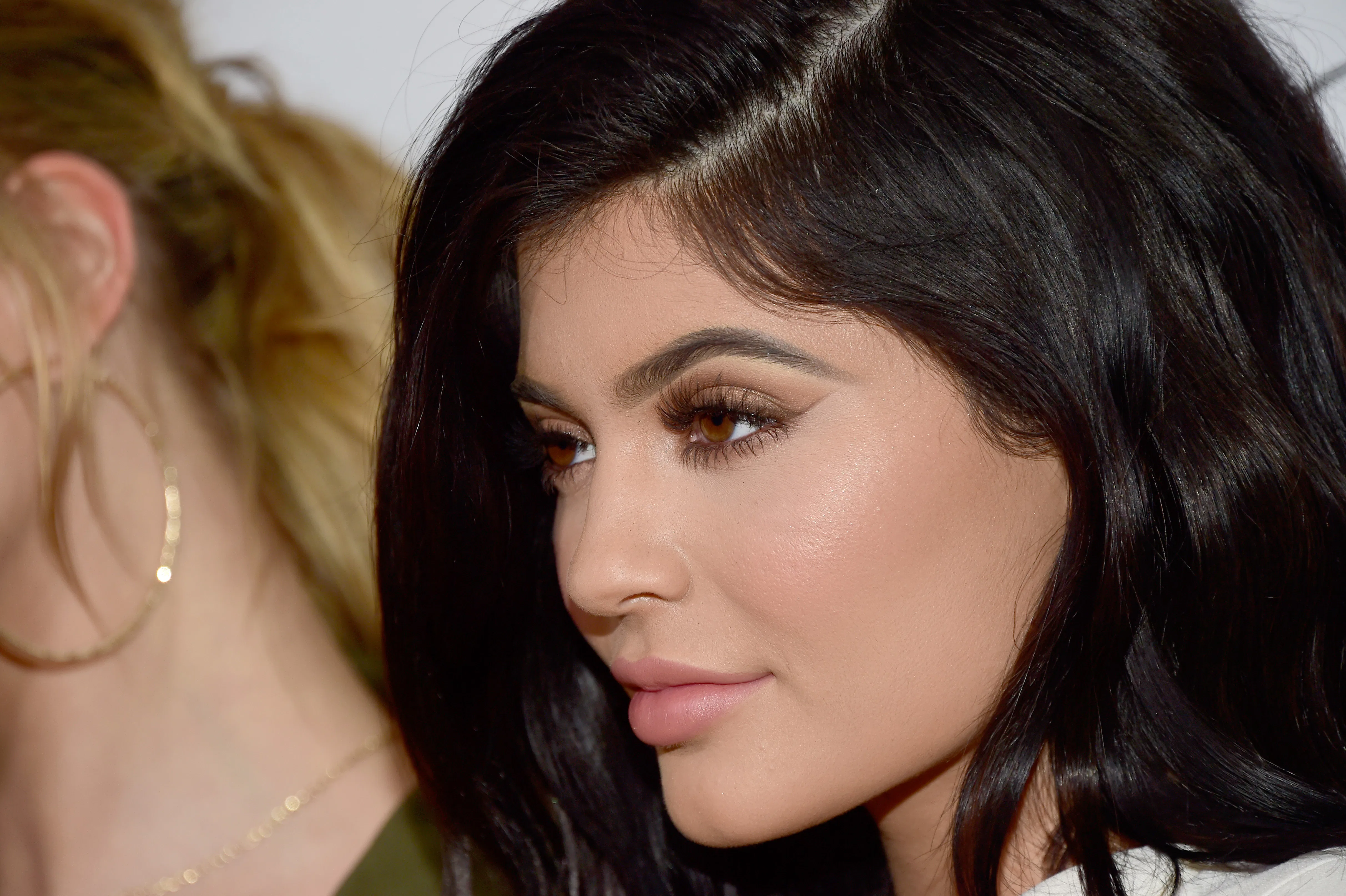 How Do You Get Kylie Jenner's Eyebrows? Here's Her Secret — PHOTOS