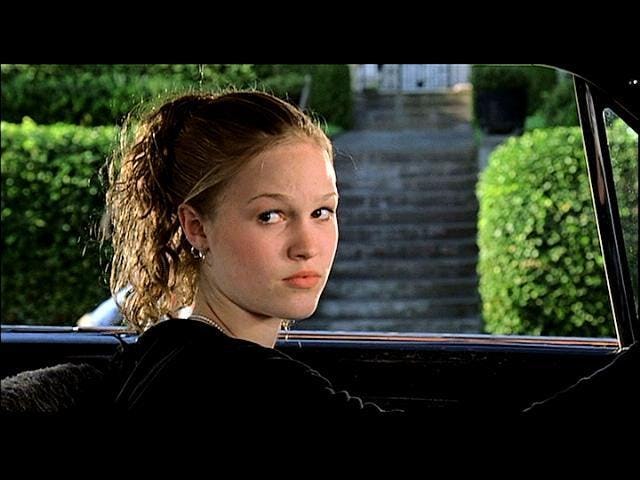 girls-on-film-the-movie-hair-that-shaped-us-man-repeller-julia-stiles-julia-stiles-hair