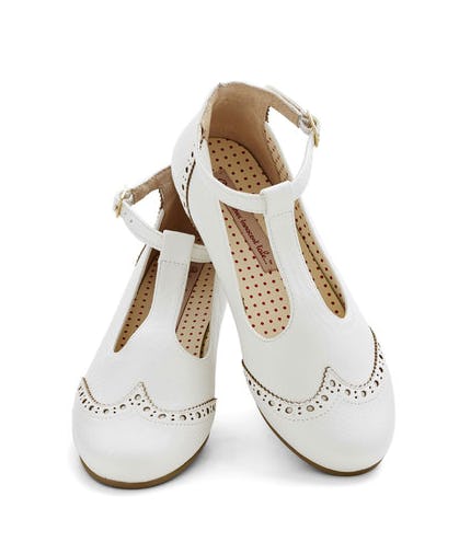15 Cute White Shoes for All Your Summer Dressing Needs