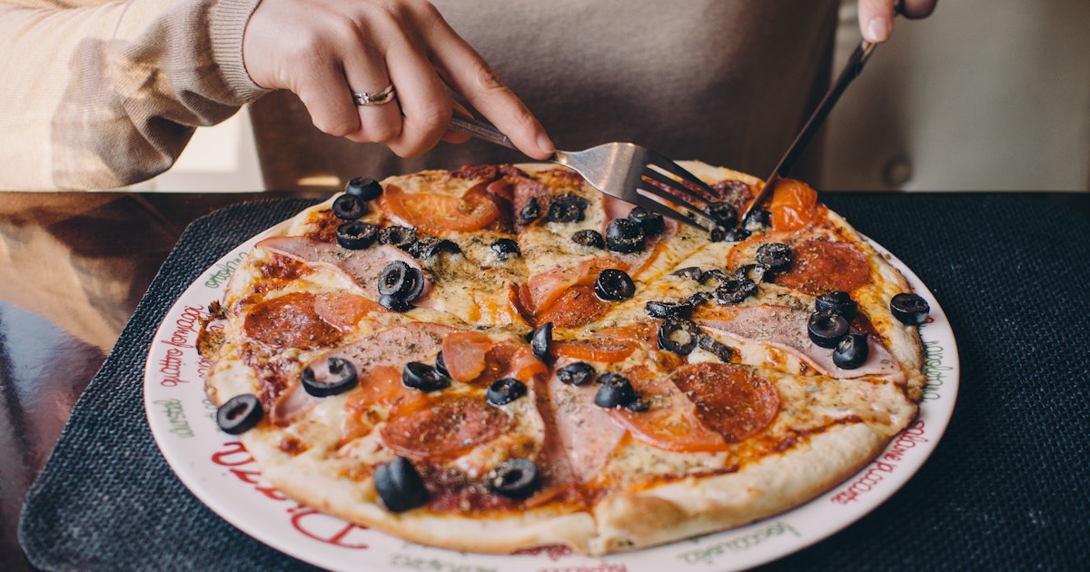 You Can Now Order Food On Facebook Now & Your Pizza Parties May Never Be The Same Again