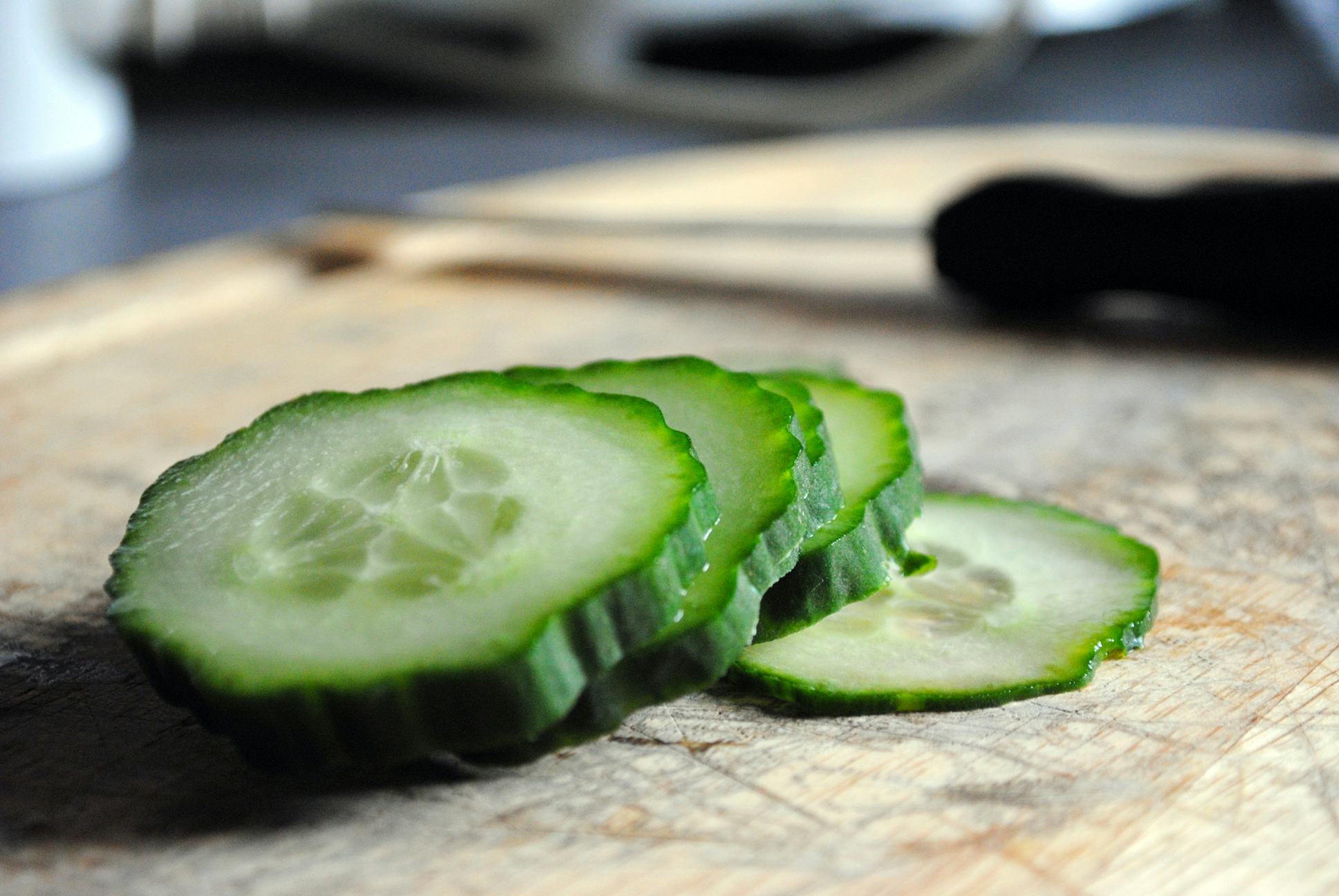 Do Cucumbers On Eyes Really Work To Fight Puffiness & Irritation?