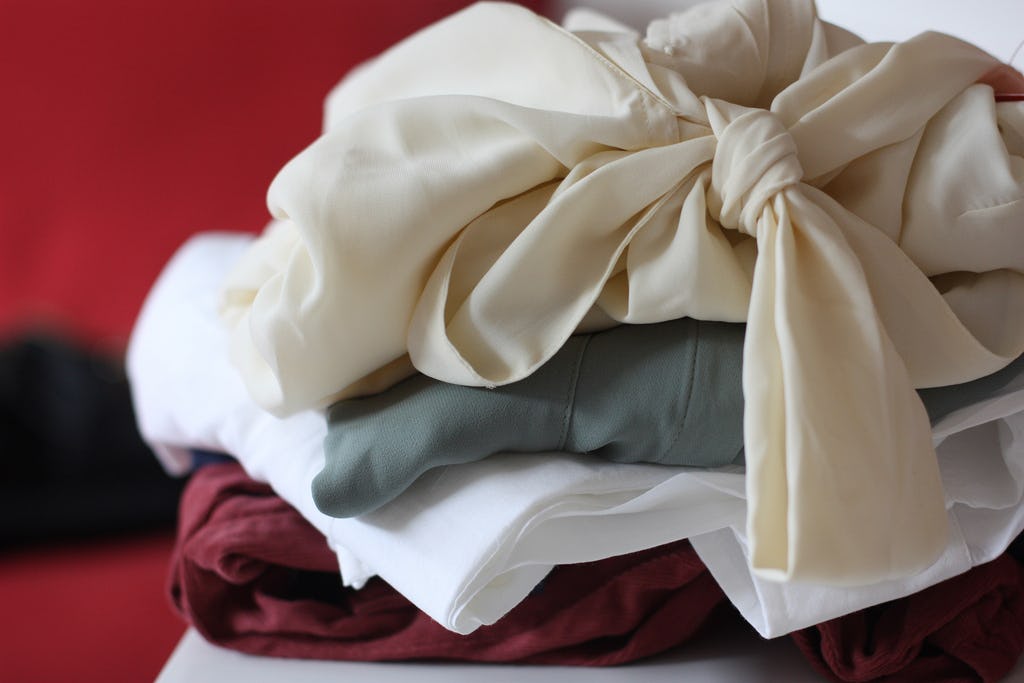 How to Store Your Summer Clothes For Fall Now That It's Time To Make