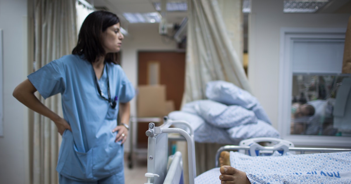 Do doctors dating nurses
