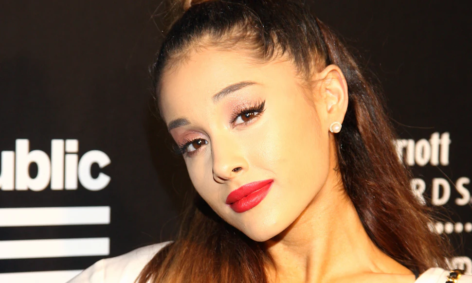 Ariana Grande's Naturally Curly Hair Makes A Rare Appearance On ...