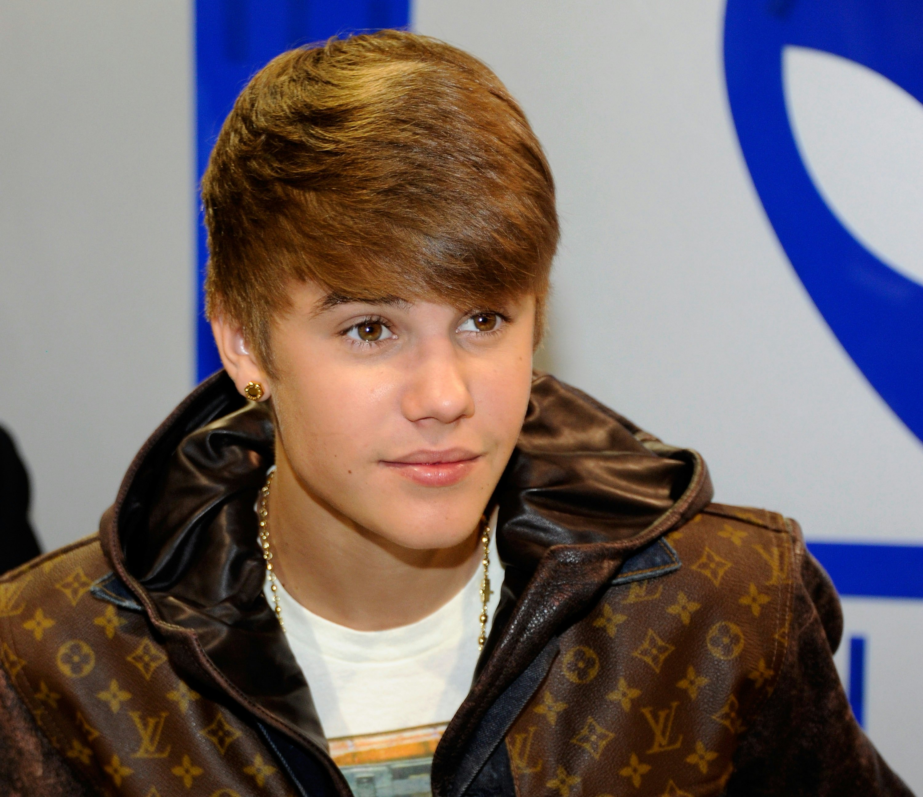 Justin Bieber Has His Old Bieber Hair Again Plus A Look Back At All Of   3869601a F692 4efe B87b 0eb75e75480b 