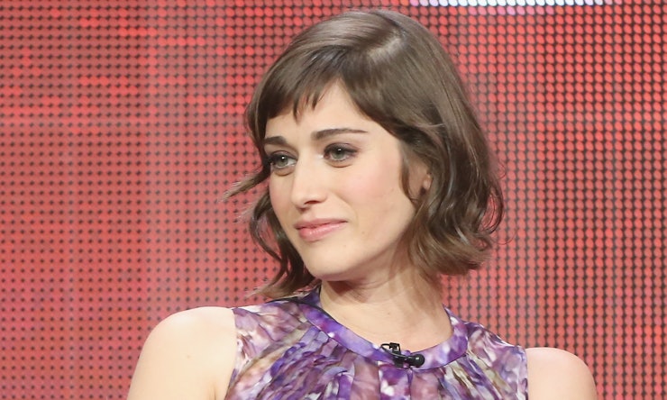 Lizzy Caplan S Gq Interview Got Us Really Excited For
