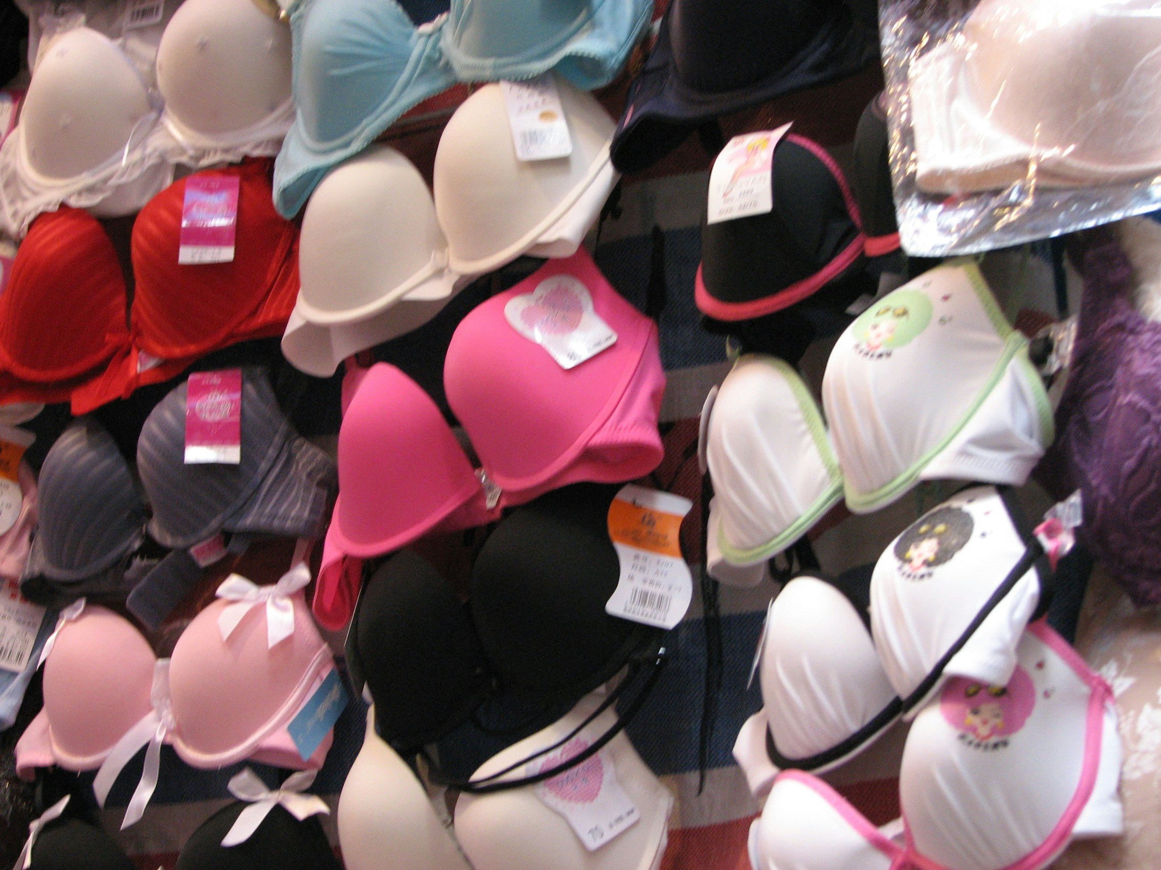 14 things women need to know before shopping for a bra - Welcome to ...