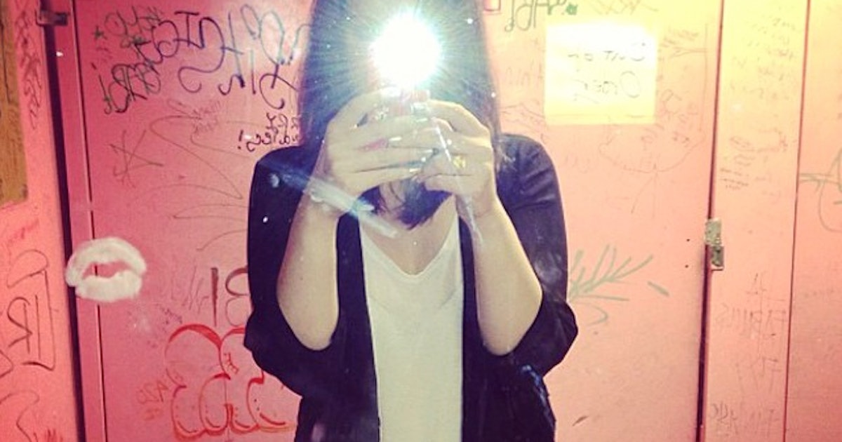 What Guys Think Happens When Girls Go To The Bathroom Vs