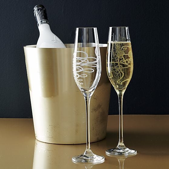 10 Champagne Glasses And Accessories That Will Guarantee a Perfect New
