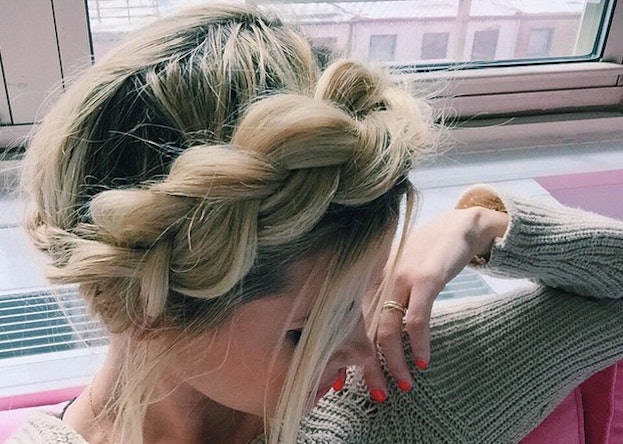7 Easy Prom Hairstyles You Can DIY At Home Before The Big 