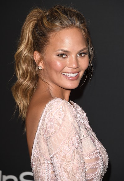 Chrissy Teigen Stars In Samsung Commercial And Shes Her Usual Body