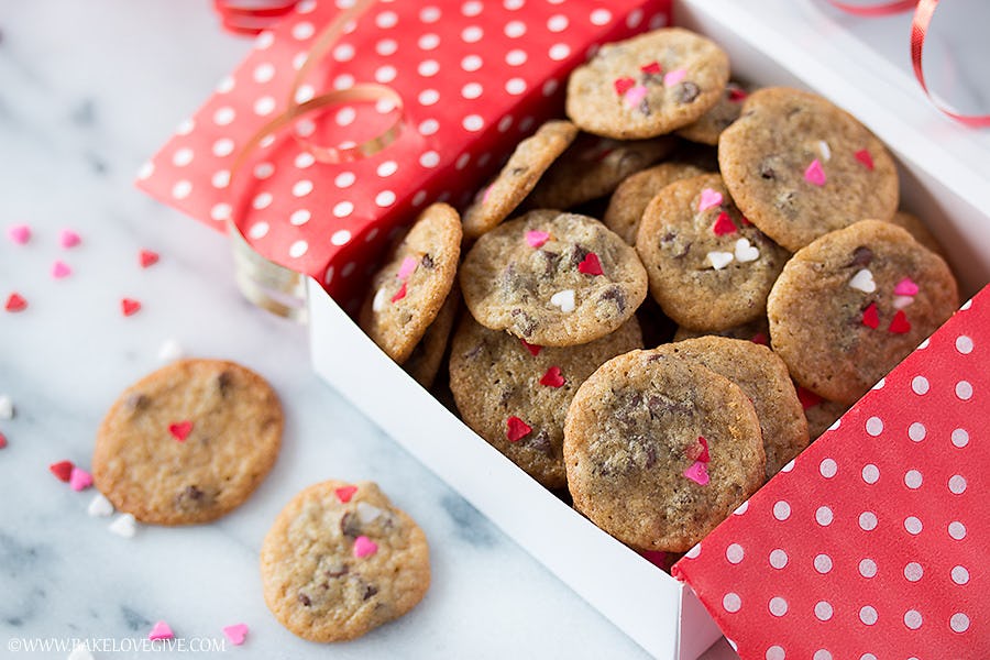 14 Valentine's Day Treats To Bring To Work, Because It's Fun Being The