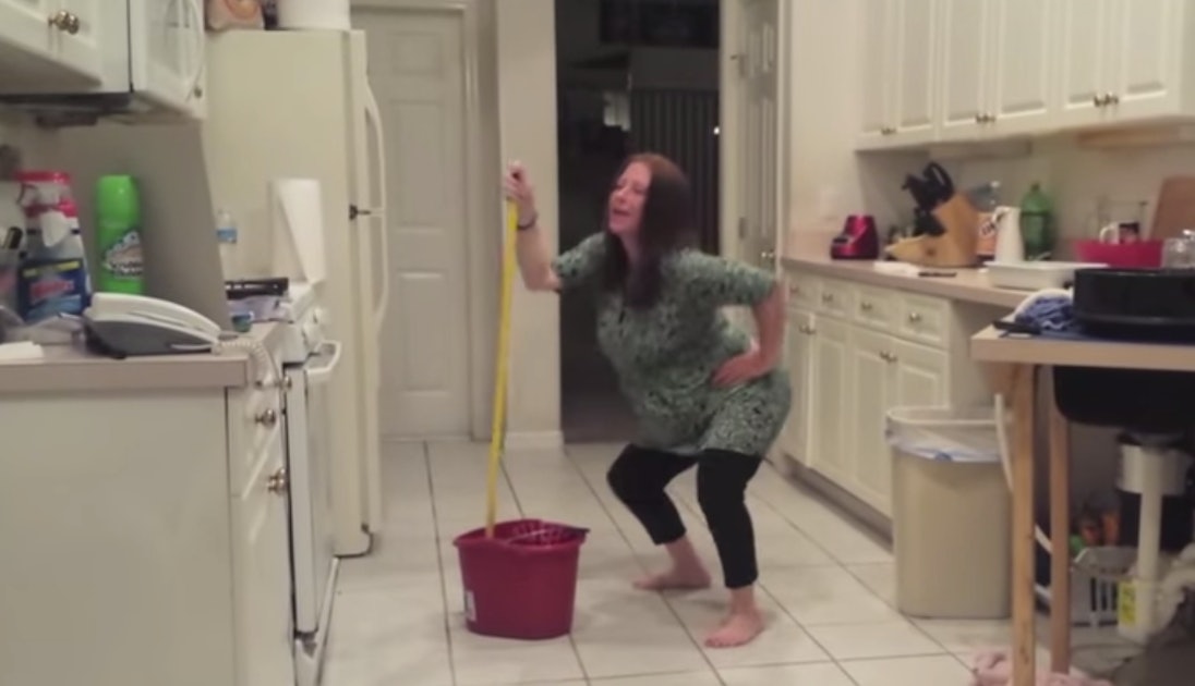 Watch This Pregnant Lady Twerk So Hard Her Water Breaks Dont Act 
