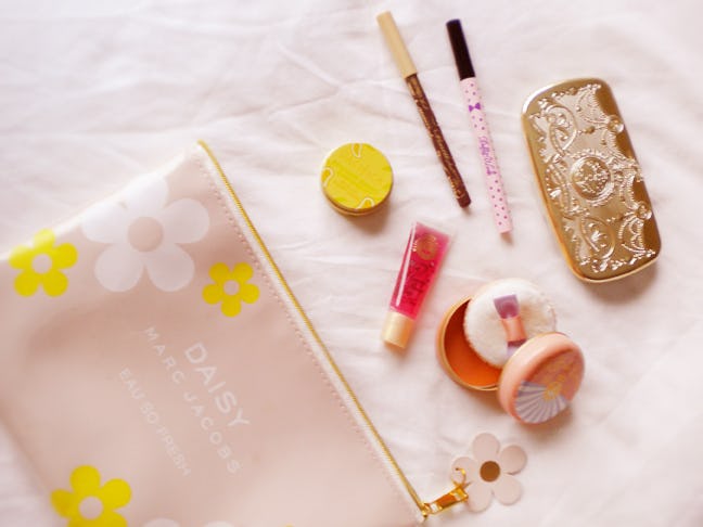 7 Essential Beauty Products To Travel With This Holiday Season — PHOTOS