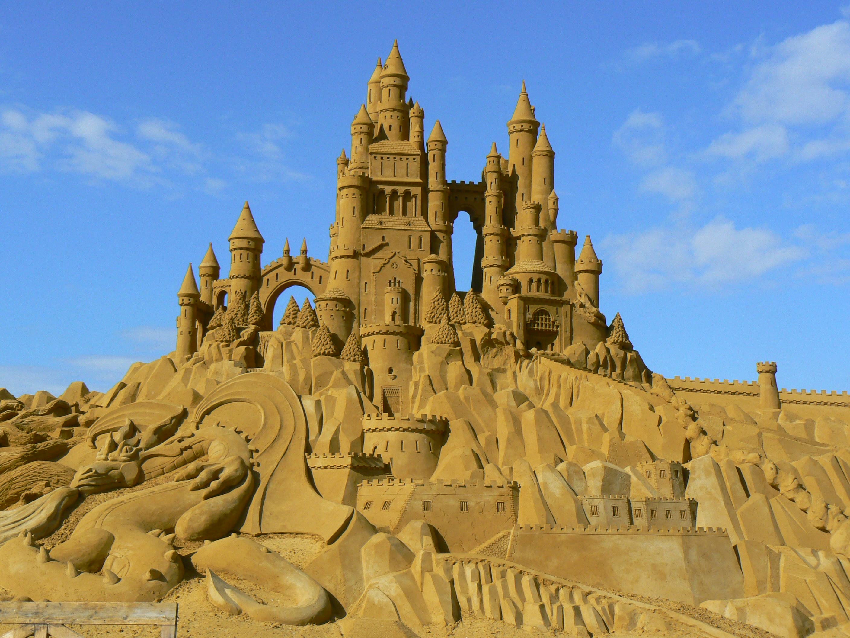 The Coolest Sand Castles 21 Amazing Sand Sculptures That Put Your   F5f1c2ce 0b73 4291 9bc4 3282a2f76e13 