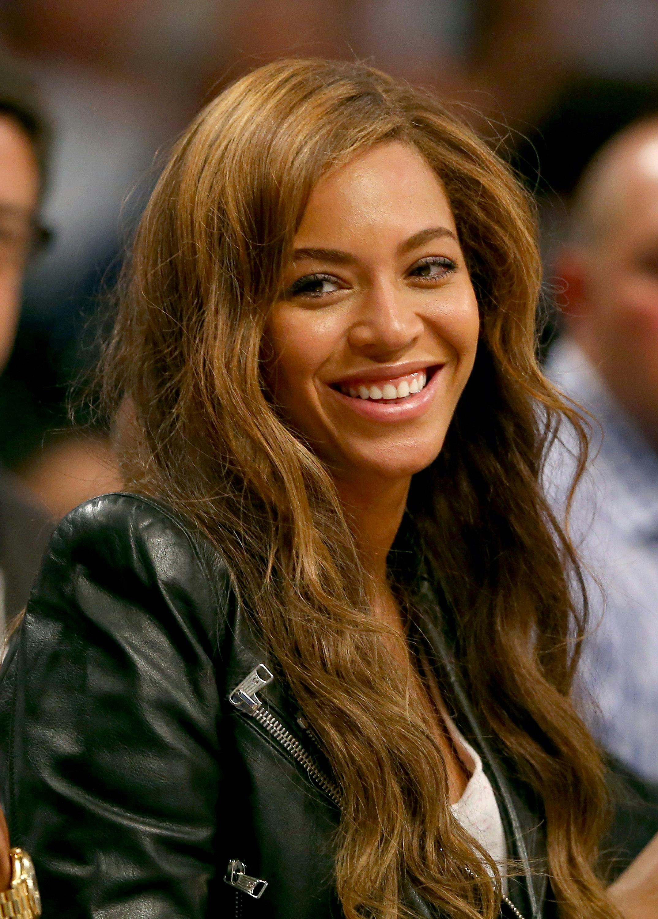 Beyonce's Beyhive Wins ‘GQ’ Fans Of The Year, So Naturally We All Need ...